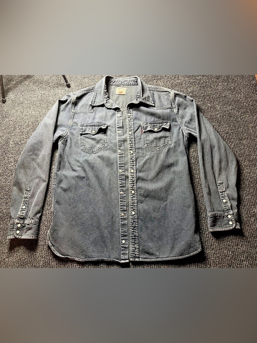 Vintage Levi’s Authentic Jeanswear Men’s L Dark Denim Western Pearl Snap Shirt